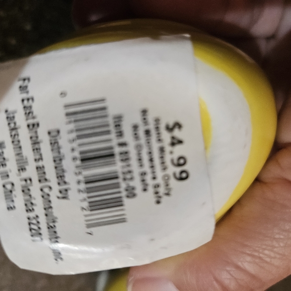 Nwt 2 Set Of(8) Easter placemat And Salt And pepper Shakers - Picture 6 of 6